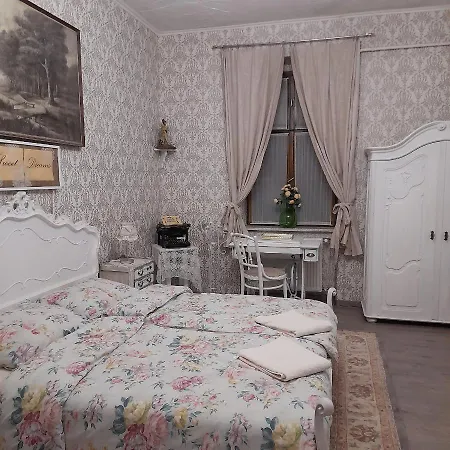 Locomotiv Vendeghaz בית הארחה