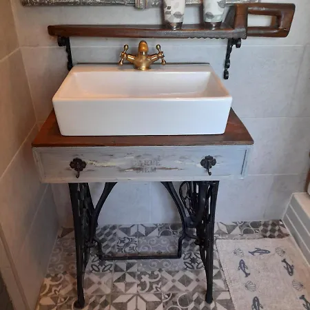 Locomotiv Vendeghaz בית הארחה 3*