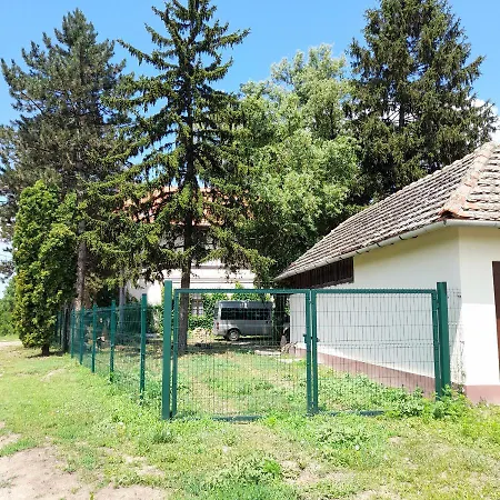 Locomotiv Vendeghaz בית הארחה Hercegszanto